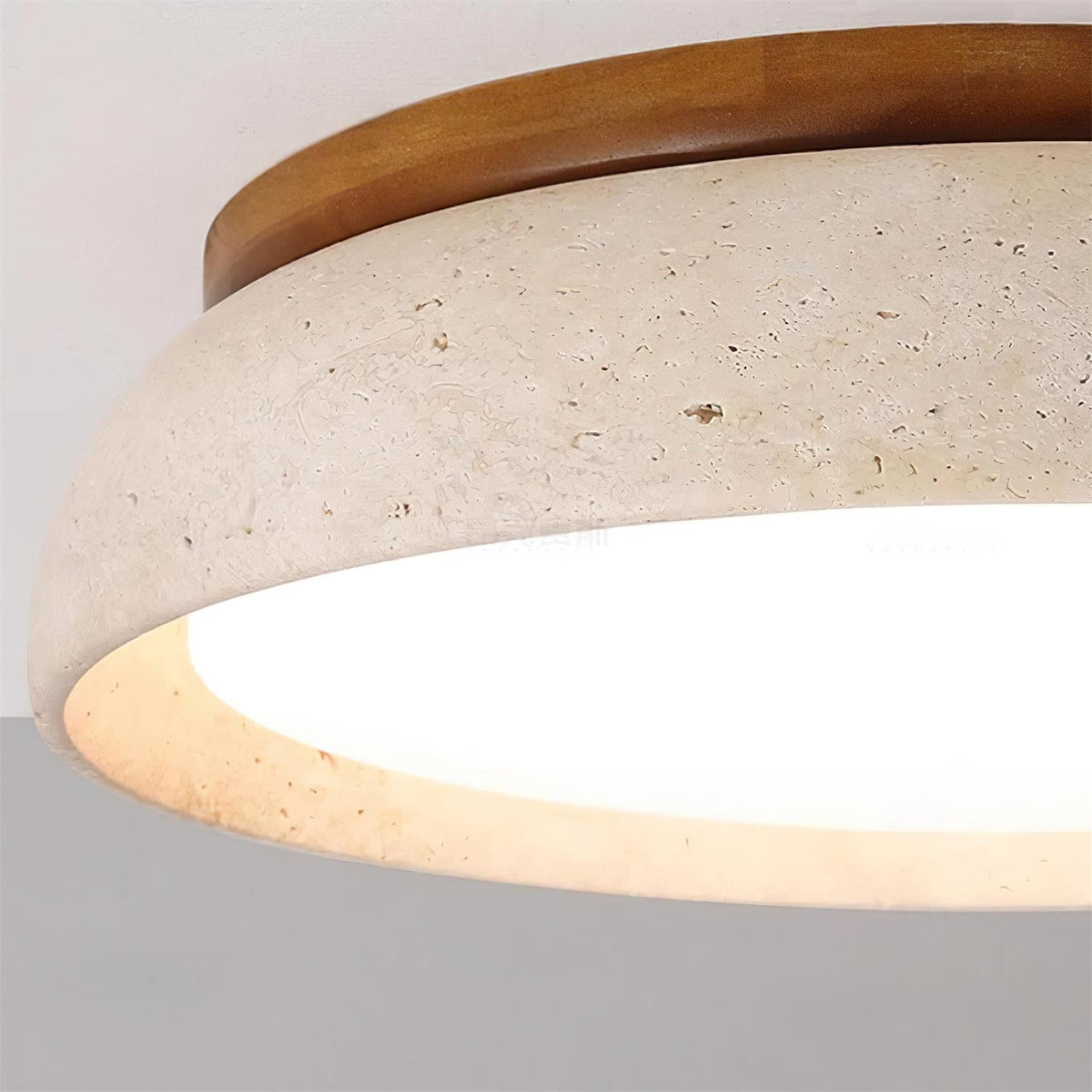 Ritta – Plafoniera LED in travertino – dettaglio 13